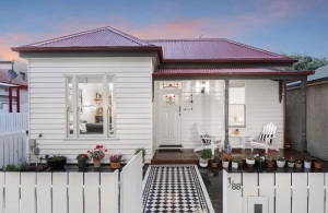 Perfect Period /Modern Mix in Yarraville