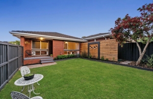 Street-fronting villa in Geelong