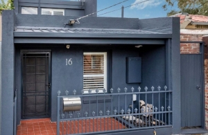 Fitzroy's cutest 1BR terrace