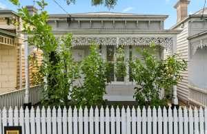 Newport single front